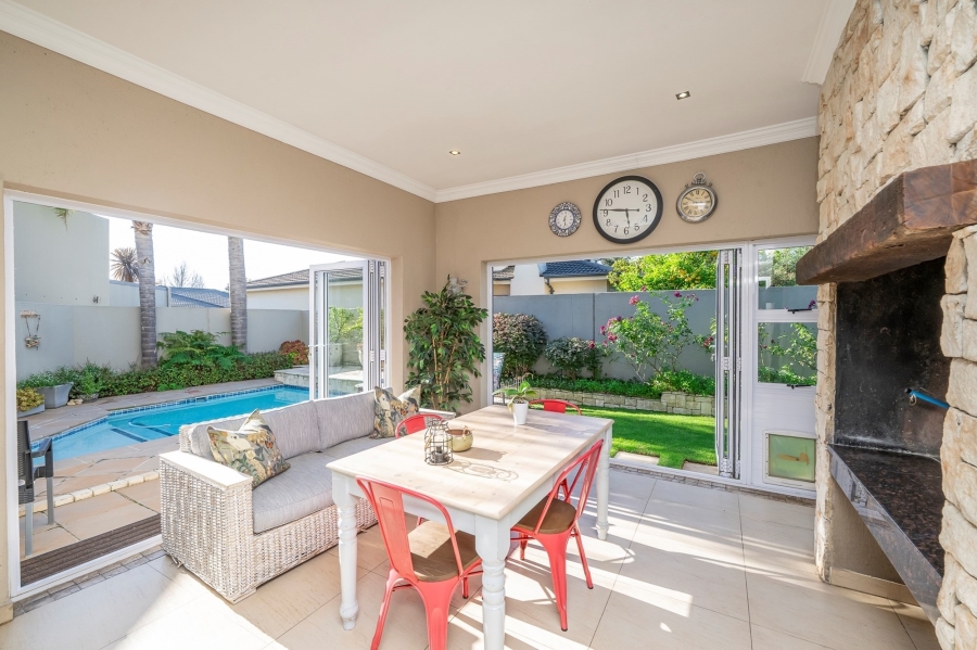 4 Bedroom Property for Sale in Graanendal Western Cape